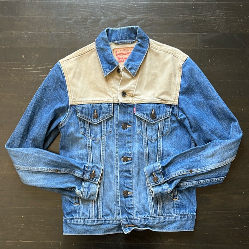 Blue Denim Levi’s Trucker Jacket